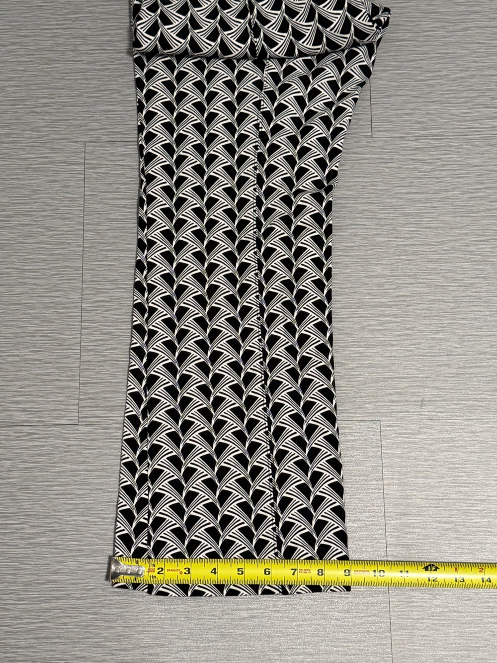 Maeve by Anthropologie The Margot Pants M Black White Geometric Cropped Flare - Picture 6 of 9